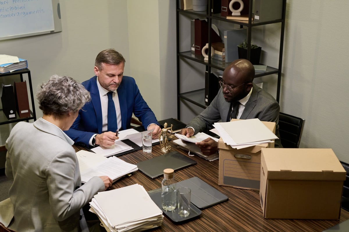Professioneel advocatenkantoor met juridisch overleg